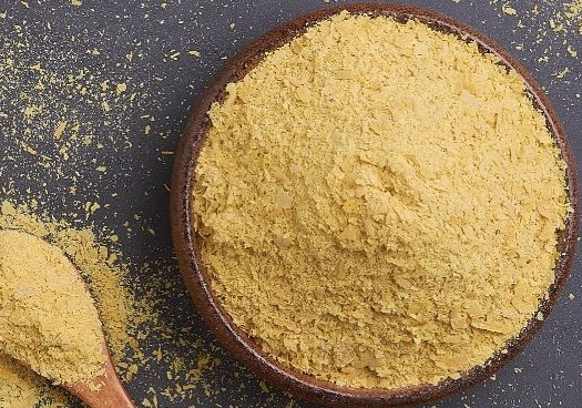 Nutritional yeast flakes.jpg Nutritional yeast flakes.jpg